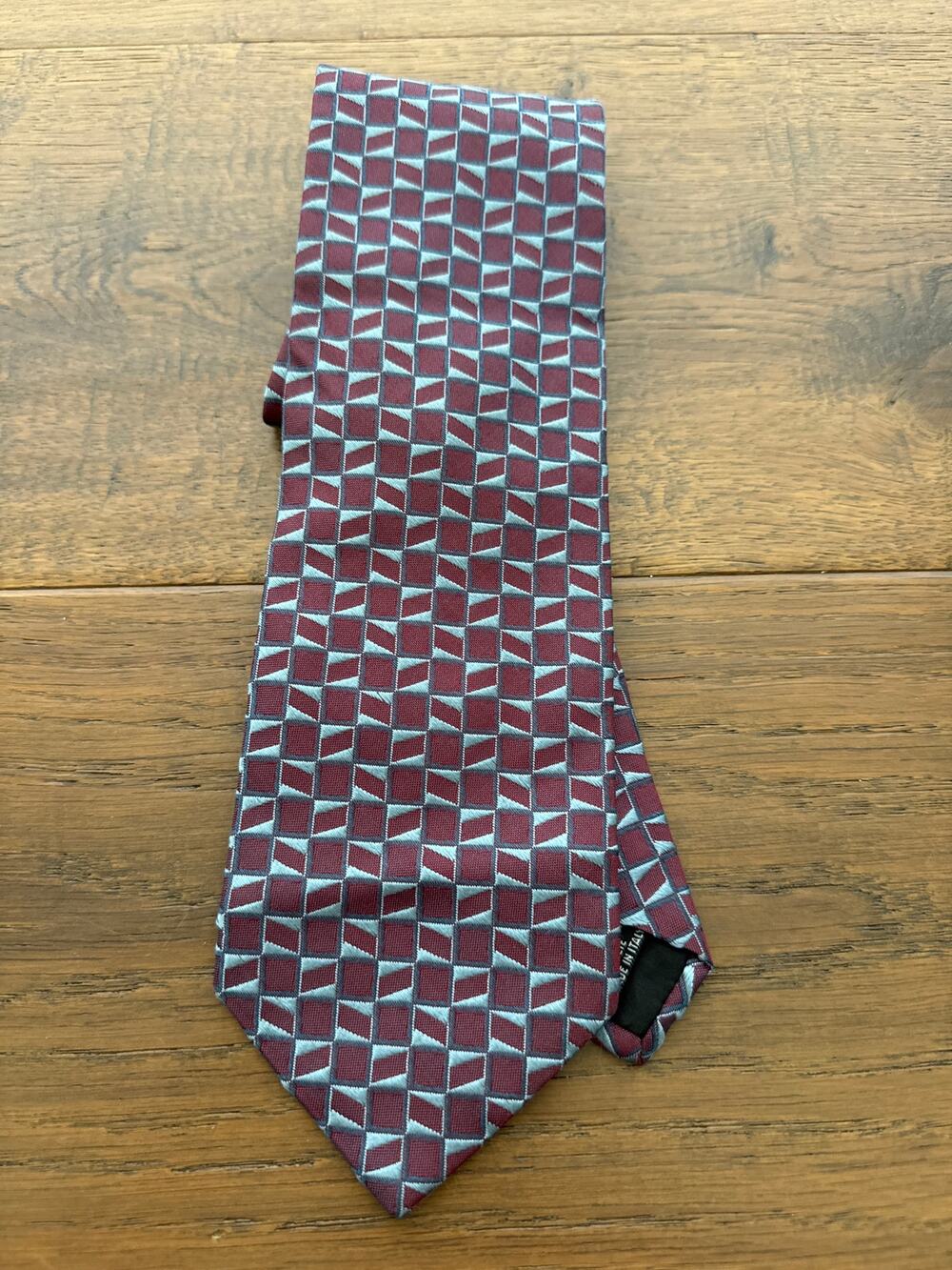 BOSS Hugo Boss Embroidered Geometric Pointed Silk Tie Made in Italy Red Men's